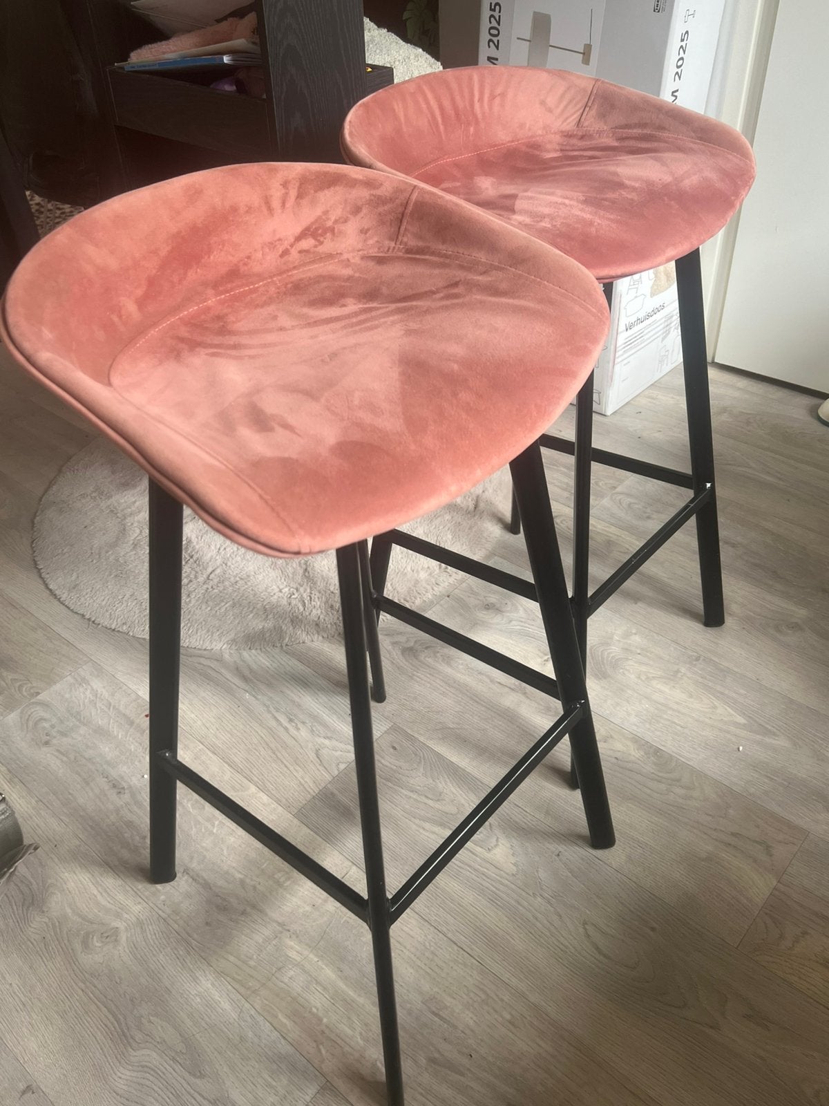 Barkrukken oud roze gratis, Huis en Inrichting, Barkrukken, 2 krukken, Ophalen of Verzenden, Gebruikt, 60 tot 90 cm