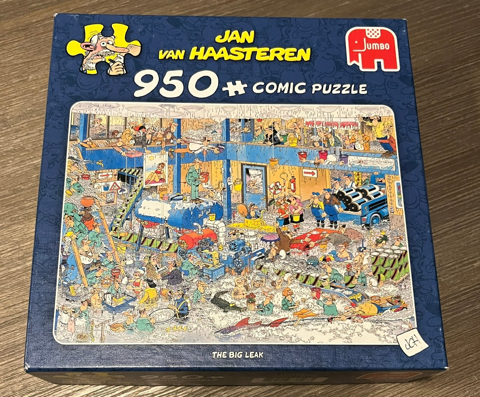 Jan van Haasteren The big  leak 950 Stukjes (evt.ruilen), Hobby en Vrije tijd, Ophalen of Verzenden, 500 t/m 1500 stukjes, Zo goed als nieuw