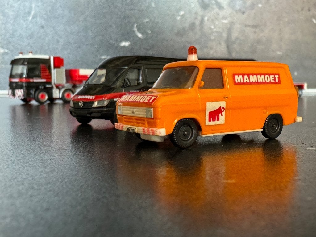 Heavy-0552: Ford Transit met Mammoet opdruk, Ophalen of Verzenden, Nieuw, Bus of Vrachtwagen, Herpa