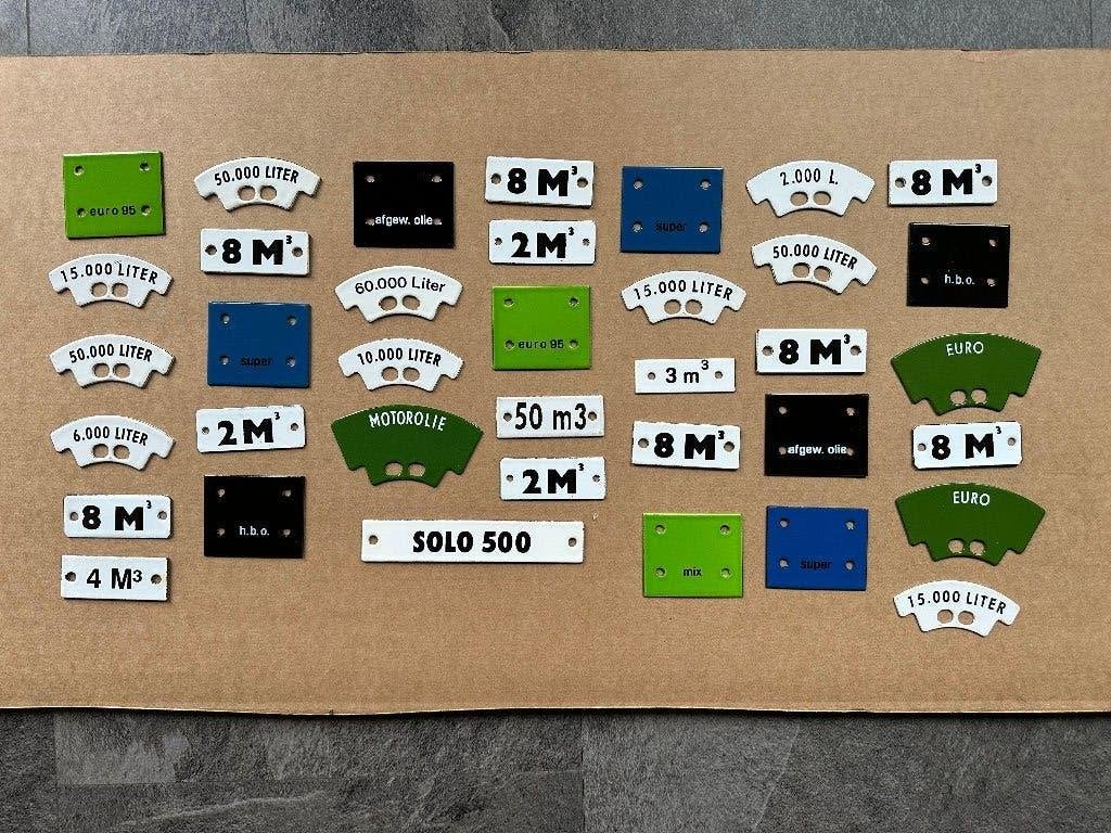 Emaille bordjes. 37 stuks. Benzine en olie. Langcat. NOS, Ophalen of Verzenden, Gebruikt, Reclamebord