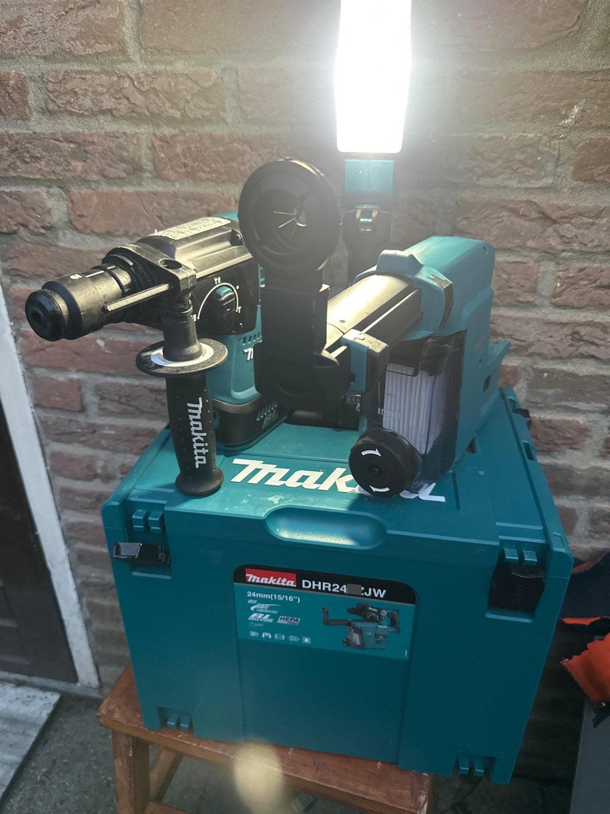 Makita DHR243 Boorhamer Set met Stofafzuiging en Lamp, 600 watt of meer, Boor- en/of Breekhamer, Ophalen of Verzenden, Zo goed als nieuw