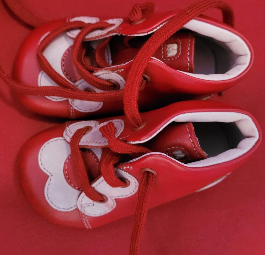Rode leren babyschoenen maat 17 elefanten made in portugal, Ophalen of Verzenden, Zo goed als nieuw, Schoentjes