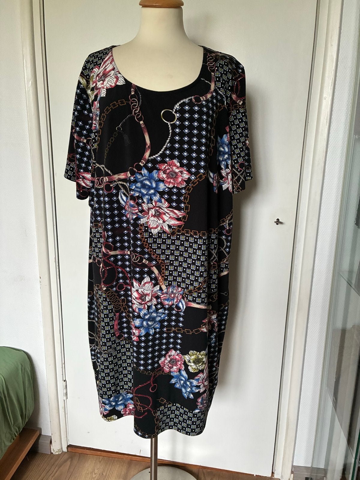 NORAH jurk maat 48 met bloemenprint en kettingmotief, Kleding | Dames, Meerkleurig, Maat 46/48 (XL) of groter, Ophalen of Verzenden
