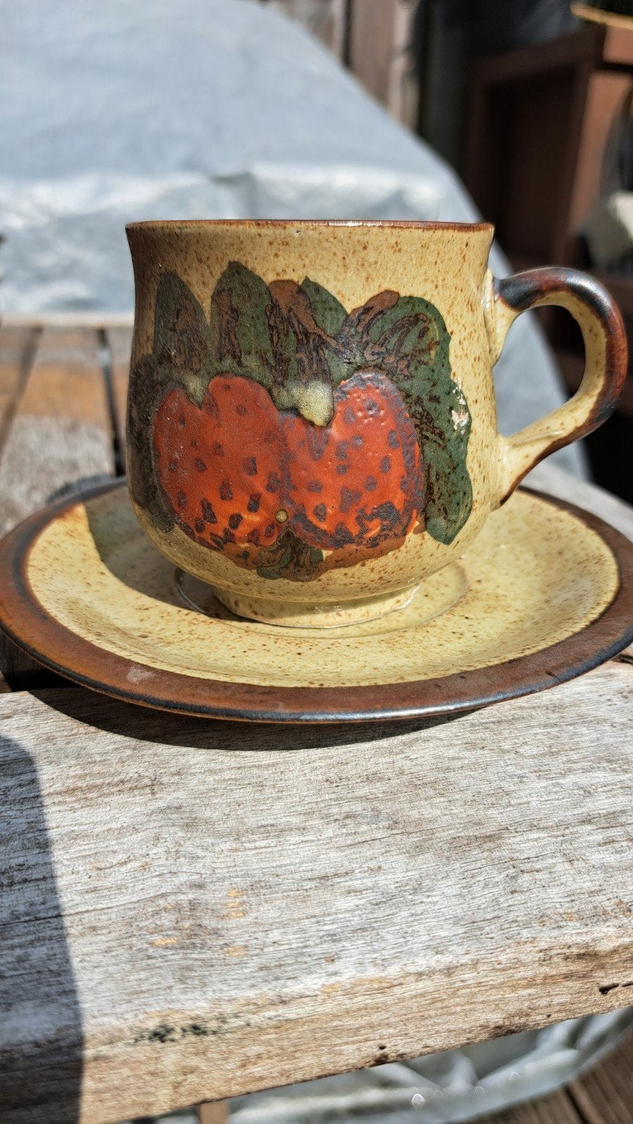 Kopjes 2 stuks met fruit opdruk. vintage, Ophalen