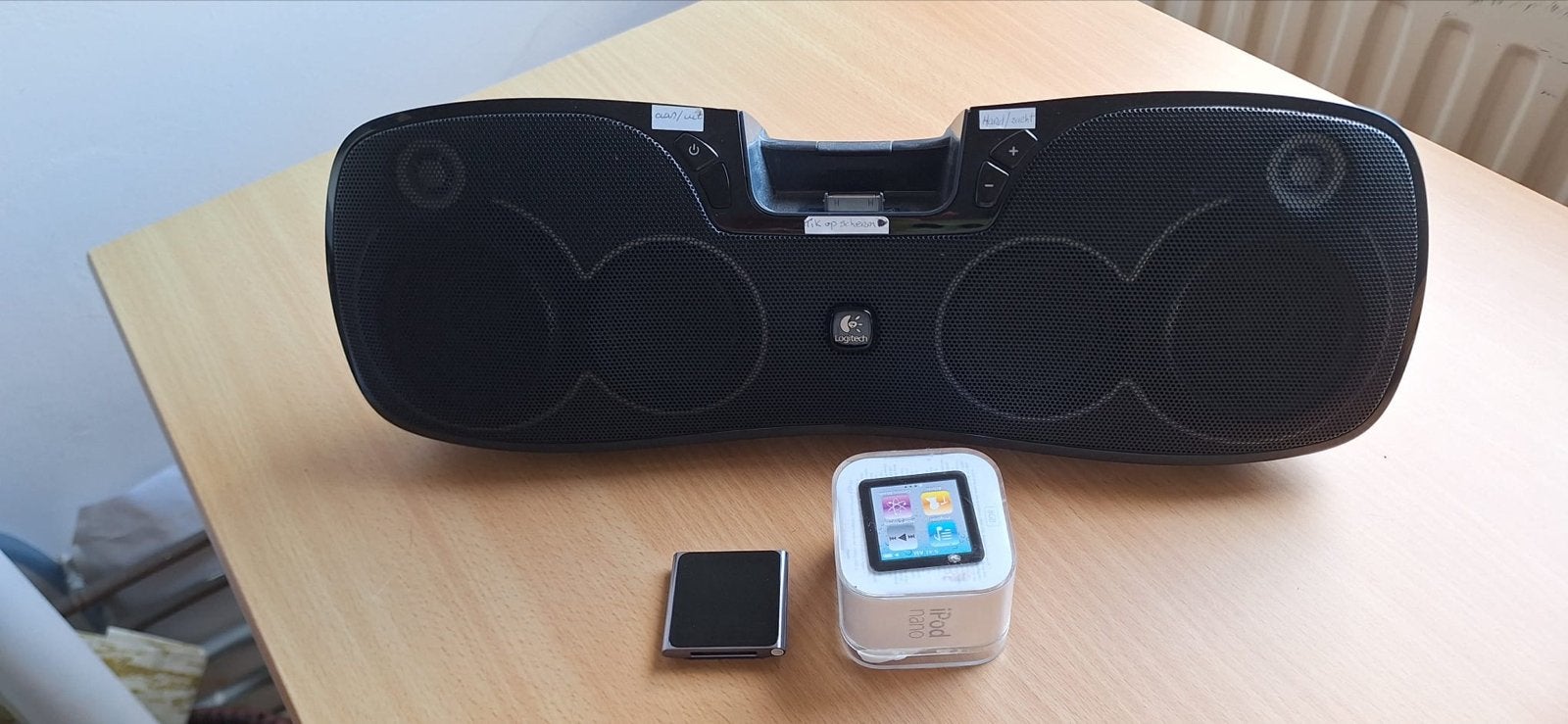 Logitech iPod Speaker Dock met iPod Nano en Shuffle, Gebruikt, Zwart, Nano, Minder dan 2 GB