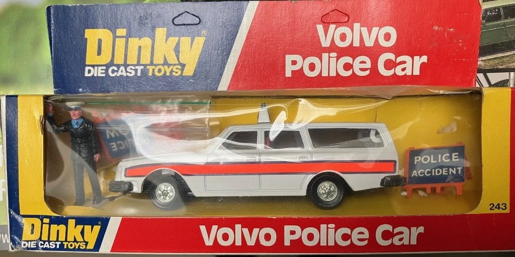 Volvo 265 245. Engelse. Police. Dinky. Toys set 243 +acces., Hobby en Vrije tijd, Modelauto's | 1:43, Ophalen of Verzenden, Nieuw