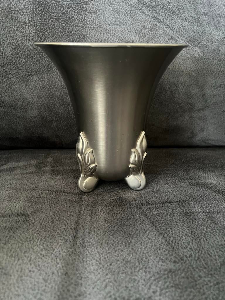 Tinnen vaas/pot met decoratieve voetjes, Antiek en Kunst, Ophalen