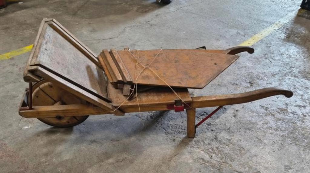antieke houten kruiwagen voor kind, Ophalen
