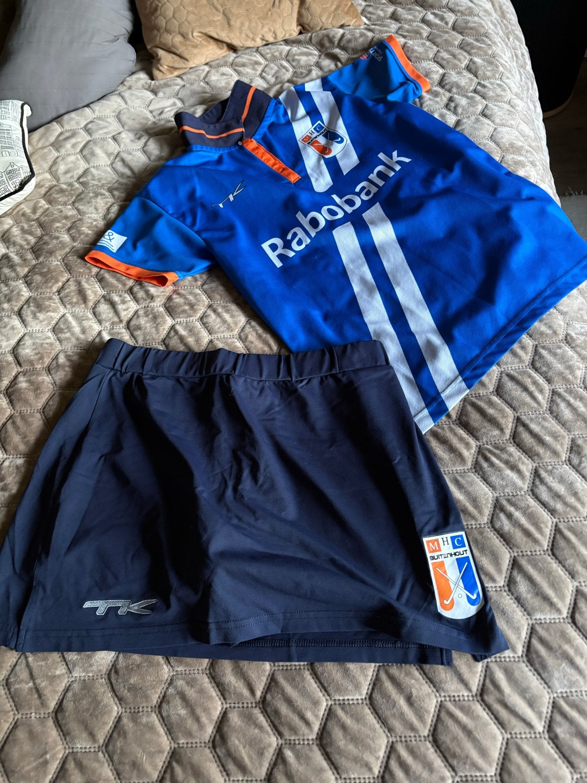 MHC Buitenhout dames hockey tenue - Maat XL (valt klein), Sport en Fitness, Ophalen of Verzenden, Zo goed als nieuw, Kleding