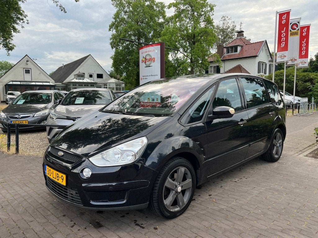 Ford S-MAX 2.0 TREND 7-PERSOONS / NAVI / TREKHAAK / AIRCO-EC, Auto's, Ford, Voorwielaandrijving, Euro 5, Gebruikt, 1505 kg