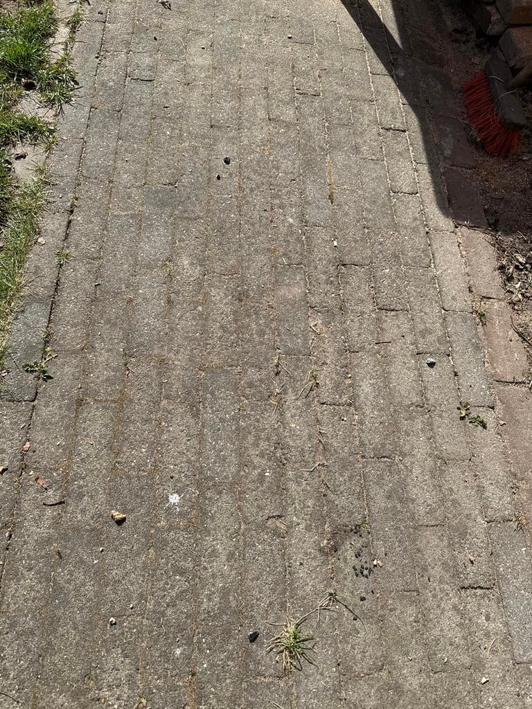 Gratis: Grijze dikformaat Klinkers, Ophalen, Gebruikt, Klinkers, 5 tot 10 m²