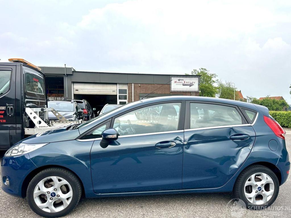 Ford Fiesta Gereserveerd 1.25i 82pk Titanium 5drs - 94dkm na, Auto diversen, Schadeauto's, Ford, Handgeschakeld, Benzine, Hatchback