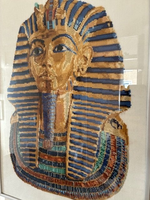 schilderij geborduurd farao tutankhamon, Achter glas, Doek, Portret of Personen, Overige technieken