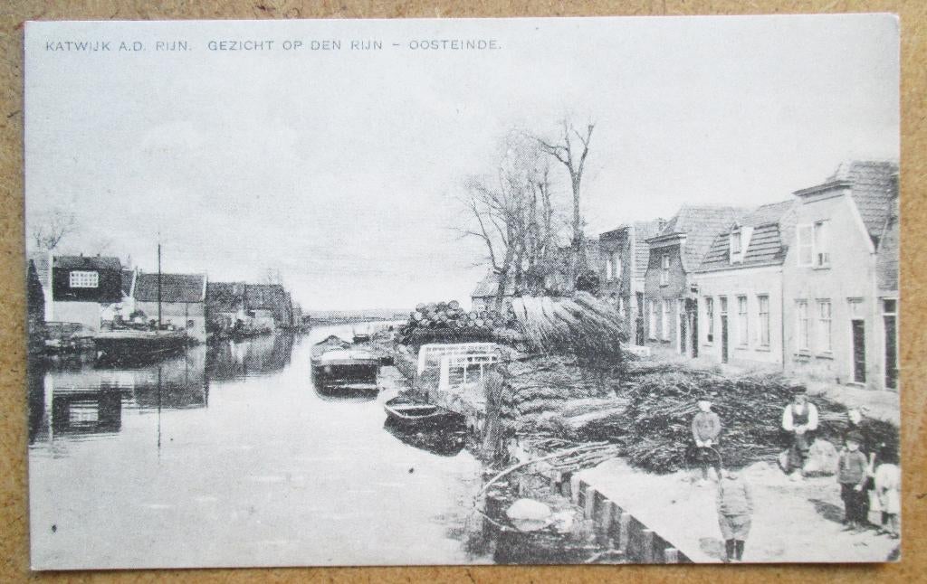 Katwijk Z-H~Oosteinde~Gezicht op den Rijn~Boten~Ansichtkaart, Ophalen of Verzenden, Voor 1920, Ongelopen, Stad of Dorp