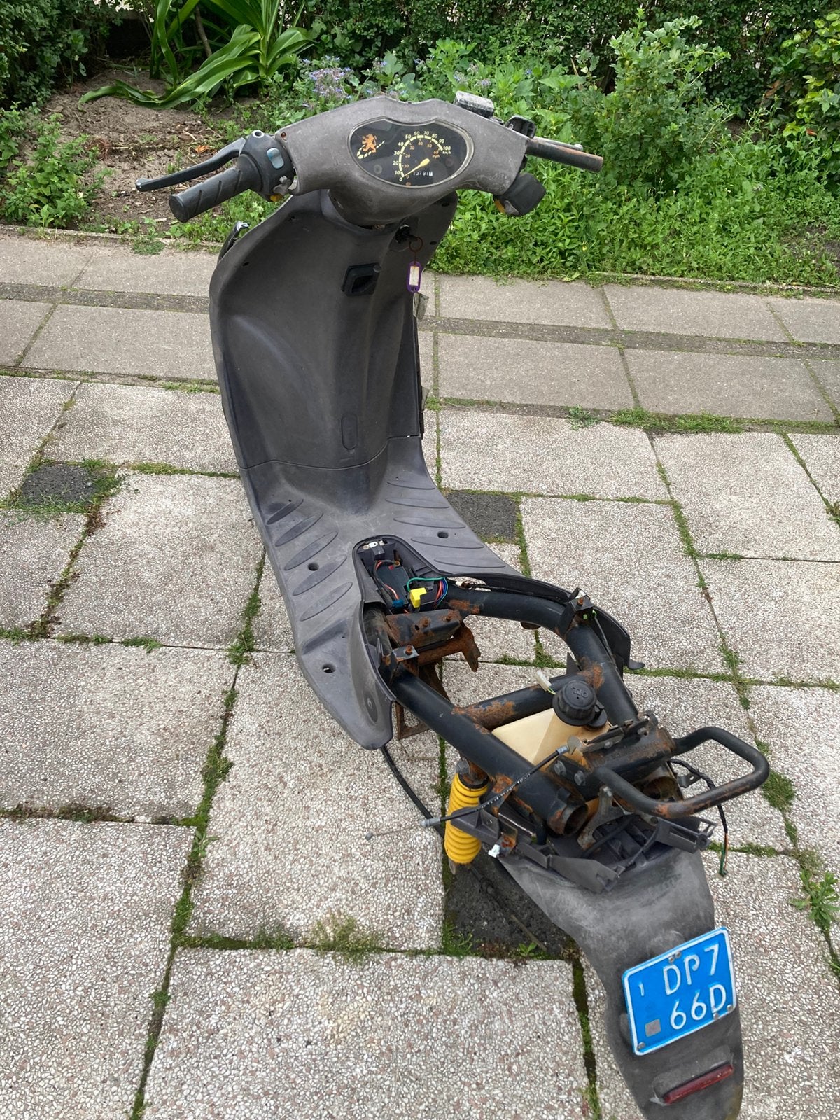 Frame met kenteken Peugeot vivacity, Fietsen en Brommers, Scooters | Peugeot, Ophalen, Gebruikt, Tweetakt, Vivacity