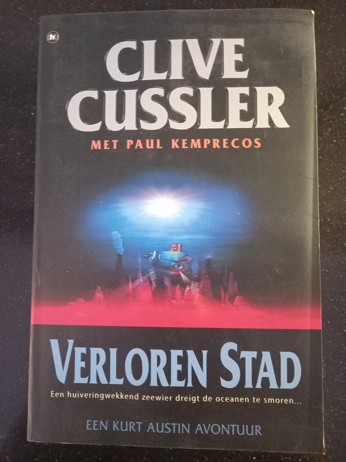 Clive Cussler - Verloren Stad (Kurt Austin Avontuur) m2, Boeken, Ophalen of Verzenden, Gelezen