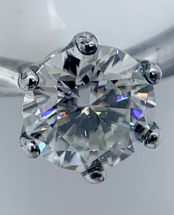 Zilveren ring met moissaniet steen van 1 karaat, Sieraden, Tassen en Uiterlijk, Nieuw, Ophalen of Verzenden, Kleiner dan 17, Dame of Heer