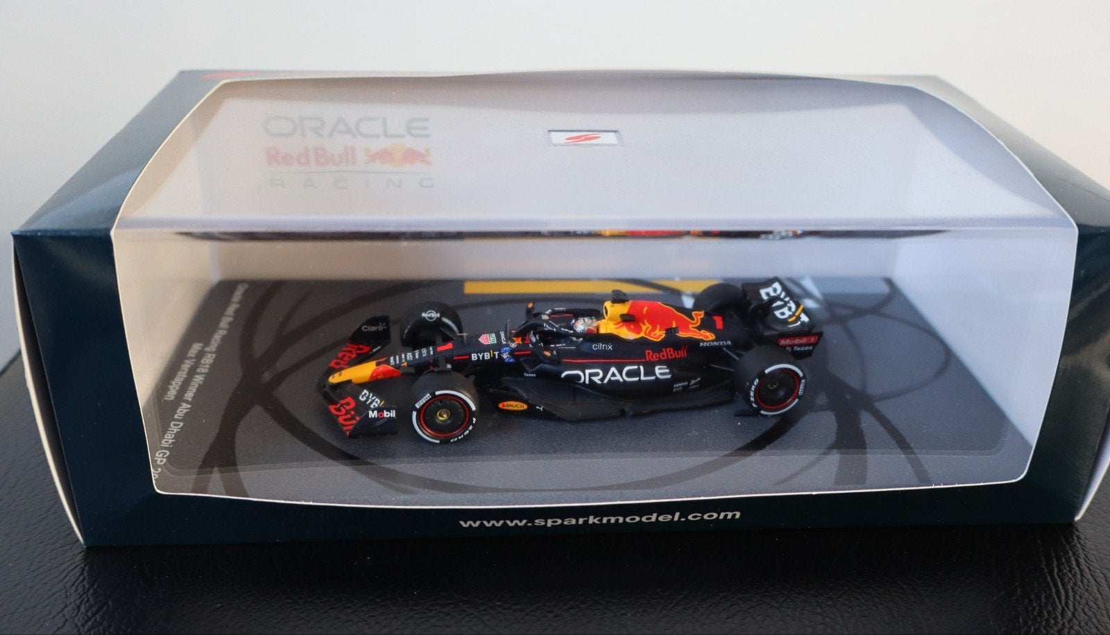Max verstappen Redbull RB18 GP Abu Dhabi 2022 1:43, Ophalen of Verzenden, Zo goed als nieuw, Formule 1