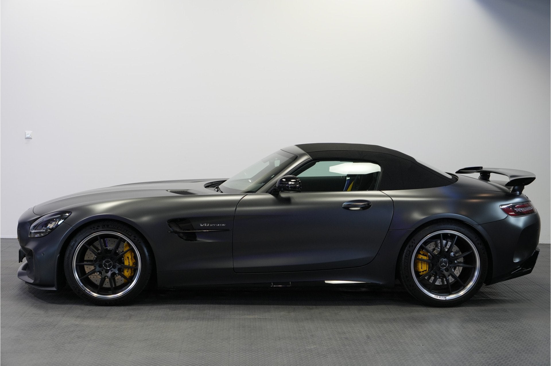 Mercedes-Benz AMG GT R Roadster 430kW/585pk DKG7 1/750 VOL X, Automaat, Dealer onderhouden, Achterwielaandrijving, Verwarmde buitenspiegels