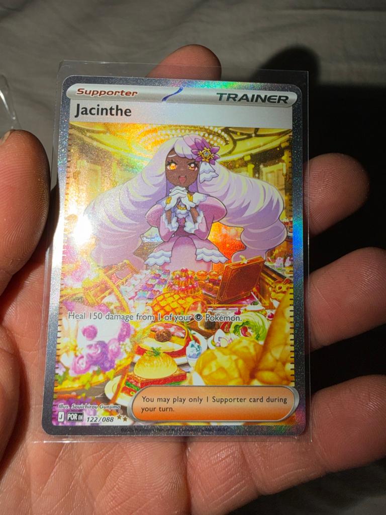 Pokémon TCG Jacinthe Supporter Trainer Kaart 122/088 Foil, Ophalen of Verzenden, Zo goed als nieuw, Losse kaart, Foil