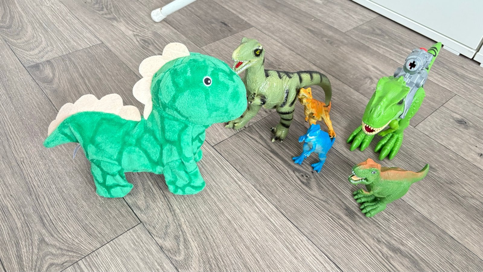 Dinosaurus Speelgoed Set - Knuffel en Plastic Figuren, Ophalen, Gebruikt, Jongen of Meisje