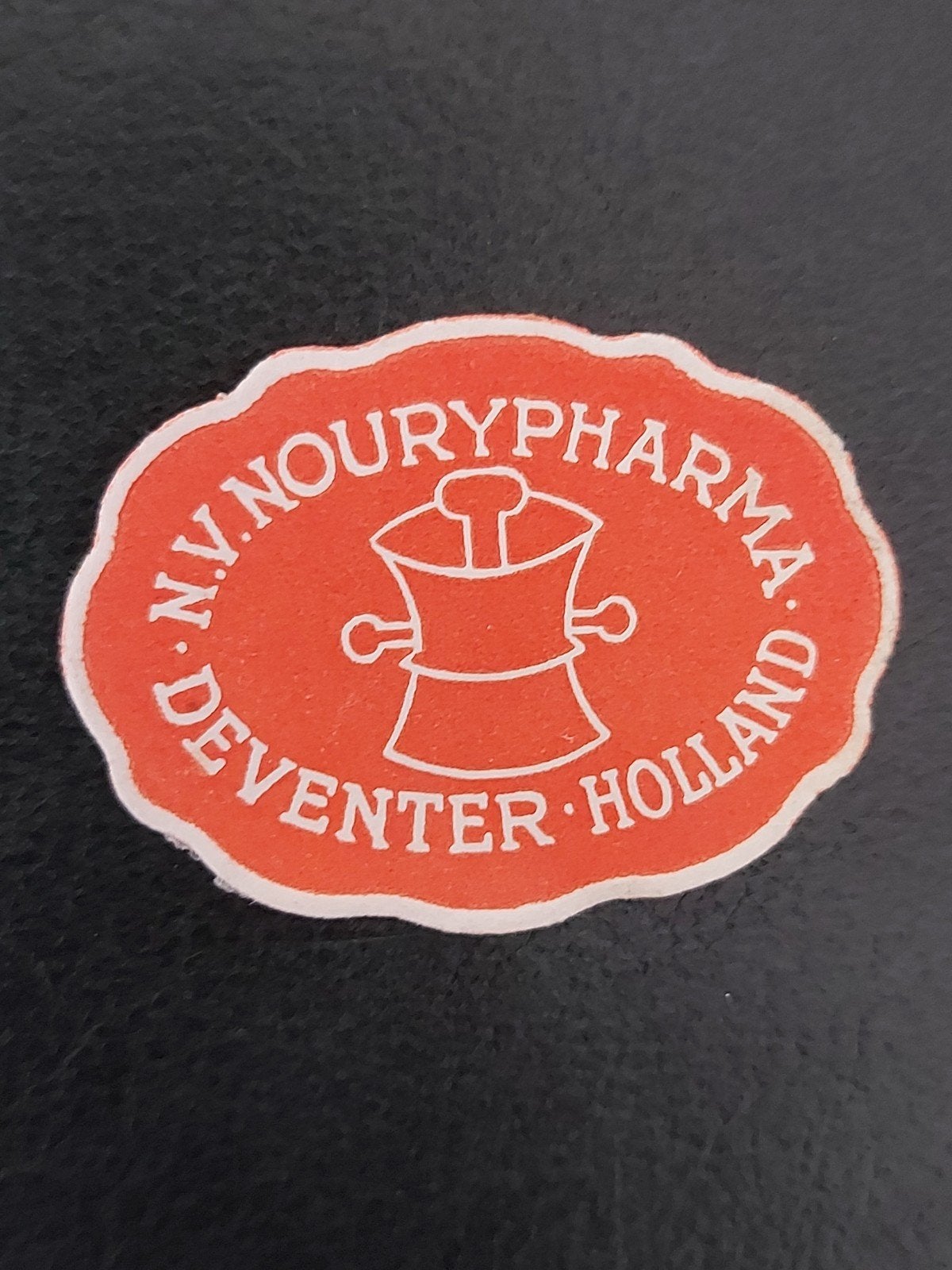 Sluitzegel N.V. Nourypharma Deventer, Verzenden