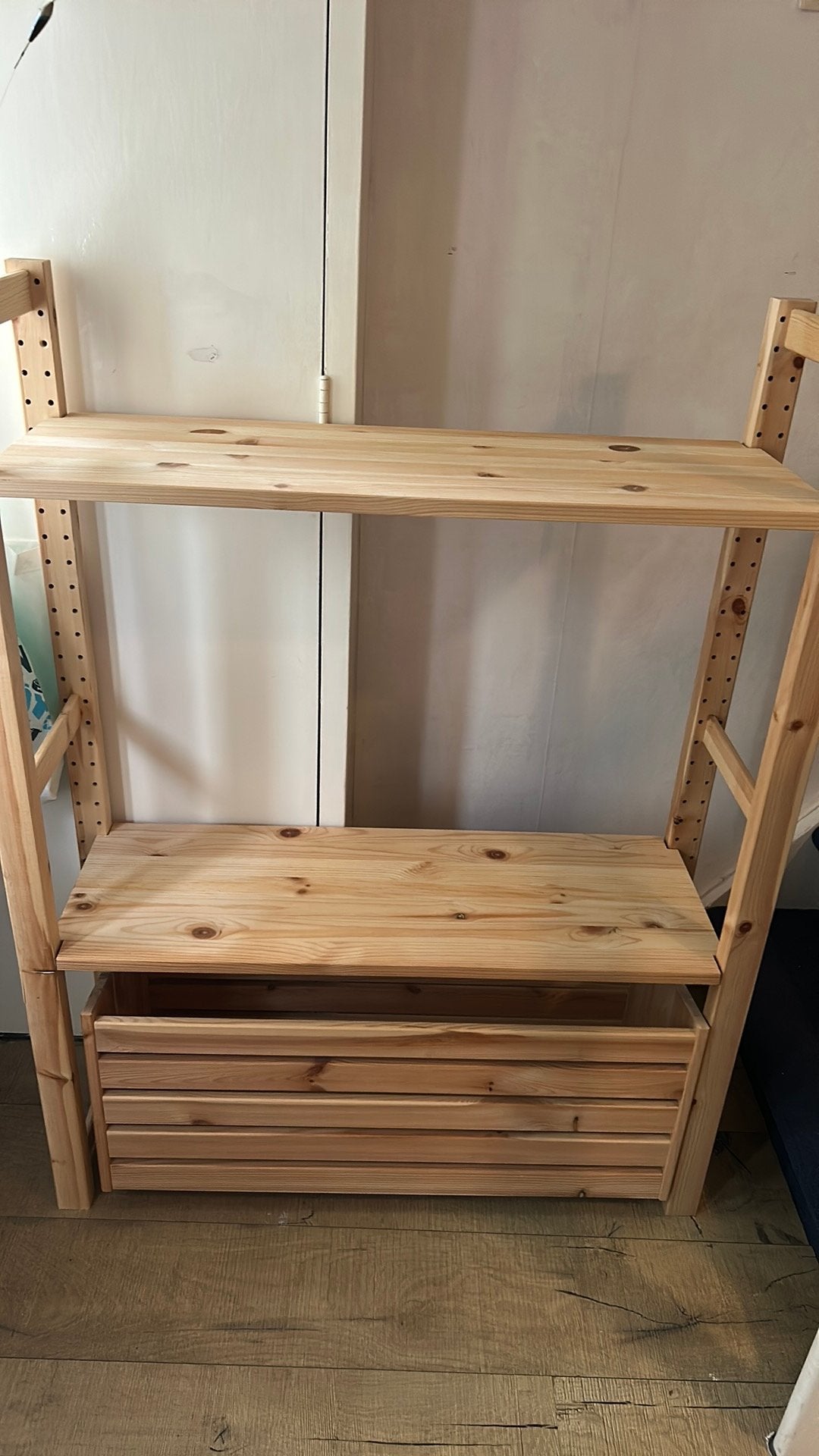 Ivar lage kast met 2 planken en een rolkrat/mand, Ophalen, Zo goed als nieuw