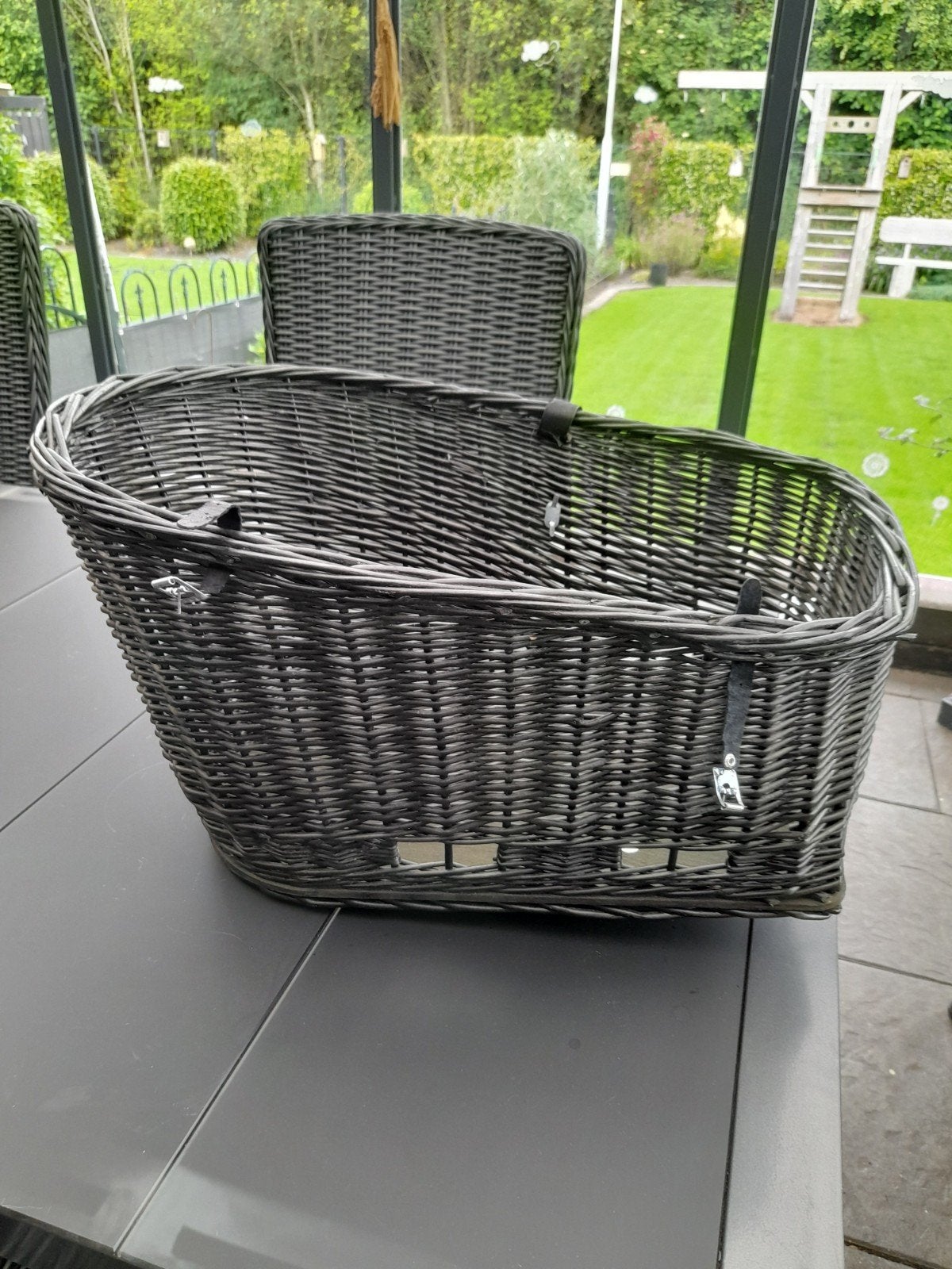 Luxe Antraciet hondenfietsmand achterop met Rek -47x24x49 cm, Dieren en Toebehoren, Ophalen of Verzenden, Zo goed als nieuw