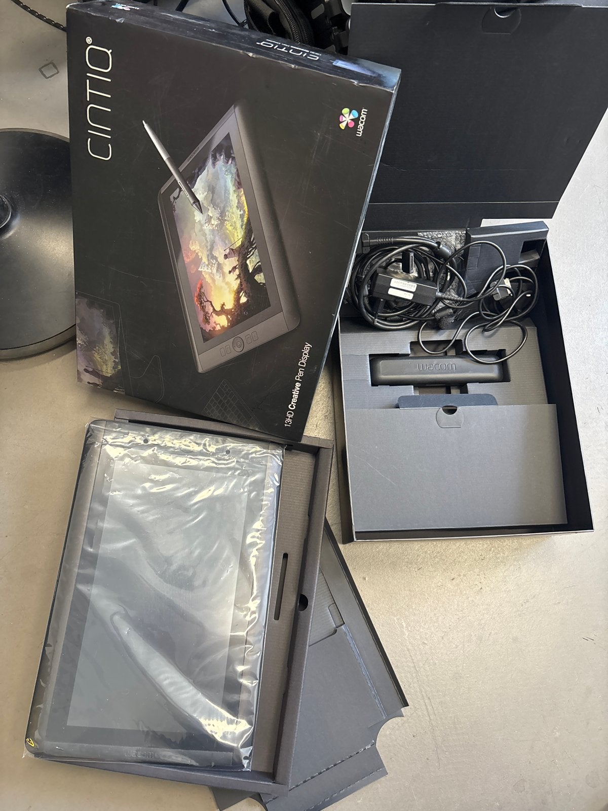 Wacom Cintiq 13HD Creative Pen Display - Niet getest, Ophalen of Verzenden, Multi-touch, Niet werkend, Bedraad