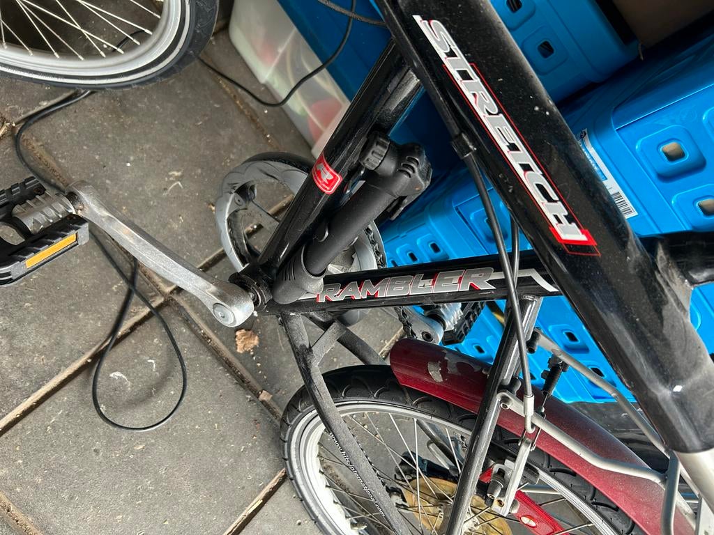 Vouwfiets rood met zwart, Fietsen en Brommers, Fietsen | Vouwfietsen, 20 inch of meer, Gebruikt, Totaal opvouwbaar, Ophalen