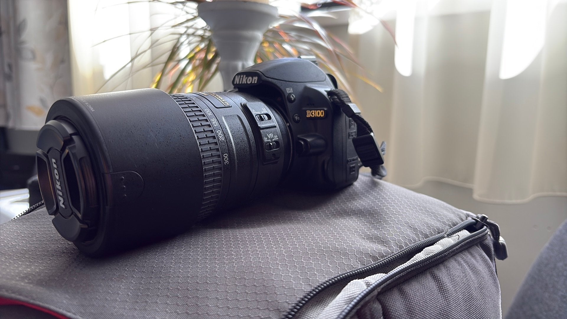 Nikon D3100 + Nikkor AF-S 55-300mm f/4.5 VR, 14 Megapixel, Gebruikt, Spiegelreflex, Ophalen of Verzenden