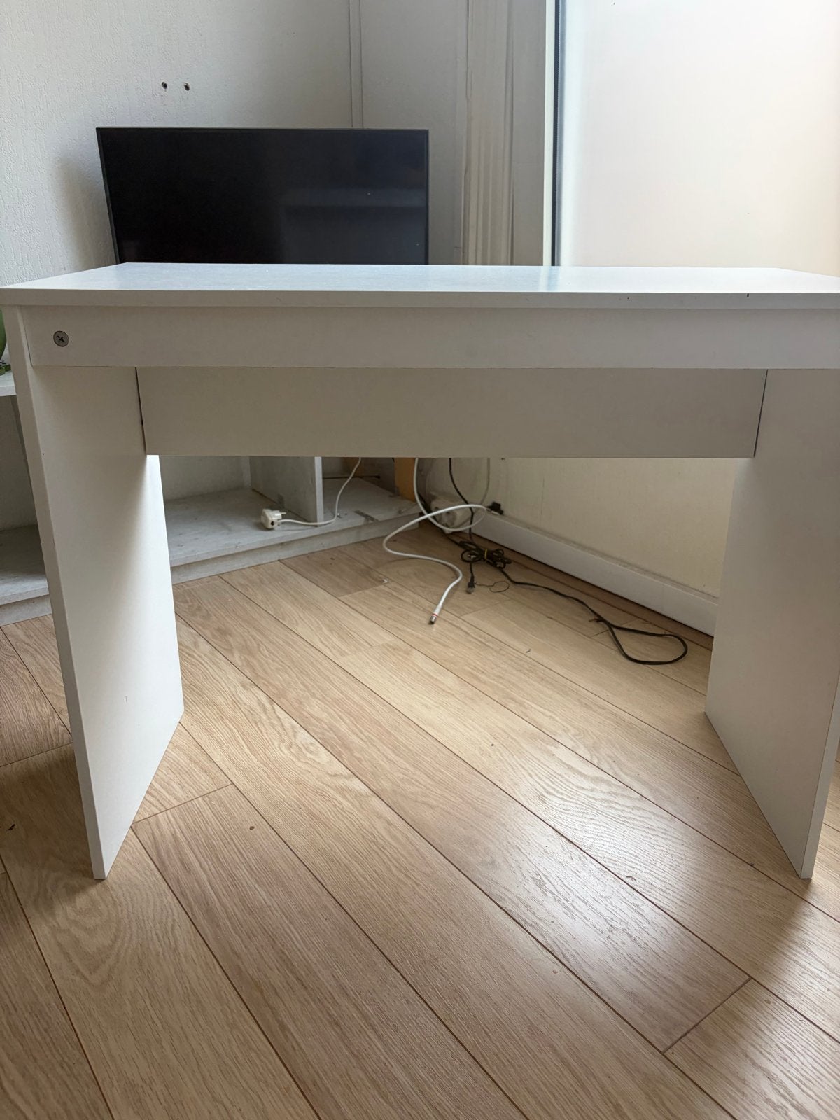 Witte tafel/bureau - Compact en veelzijdig, Ophalen, Gebruikt, 100 tot 150 cm, Tot twee personen