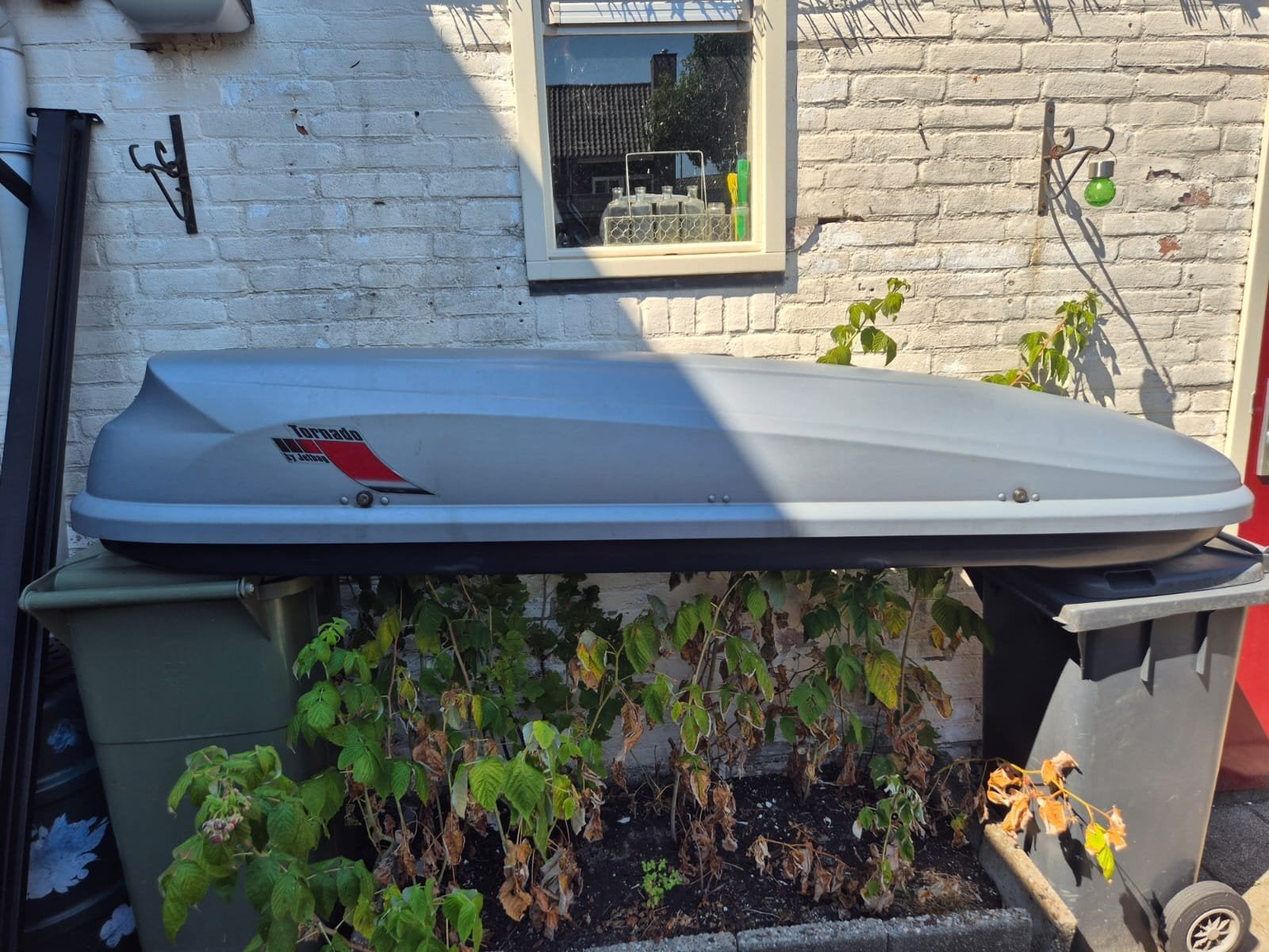 Tornado 270 dakkoffer - Ruime en stevige bagagebox, Ophalen