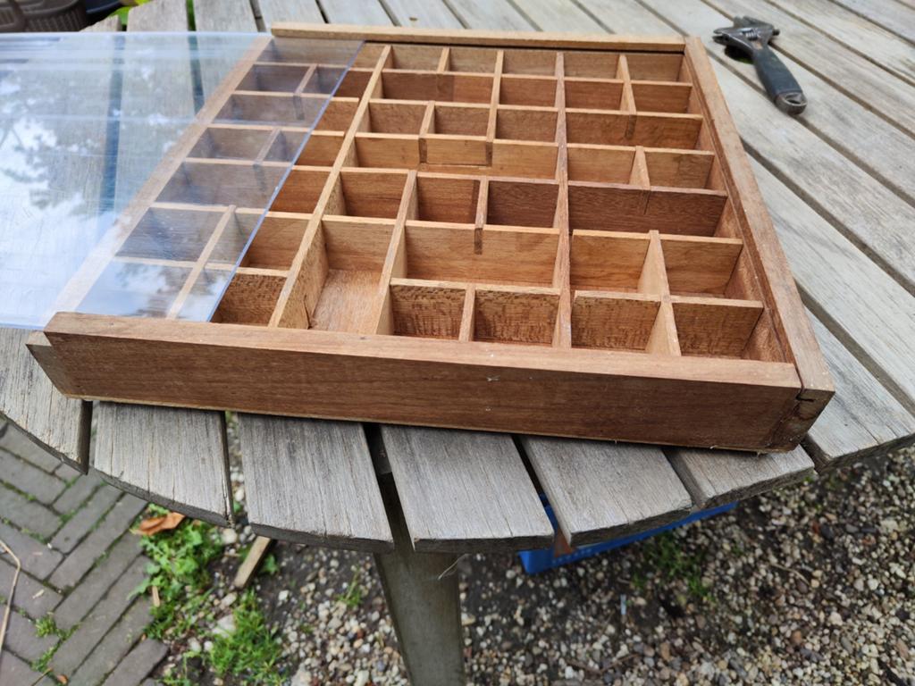 Meranti Houten Opbergbox met Vakjes en Schuifdeksel, Minder dan 50 cm, Gebruikt, Minder dan 50 cm, Ophalen of Verzenden