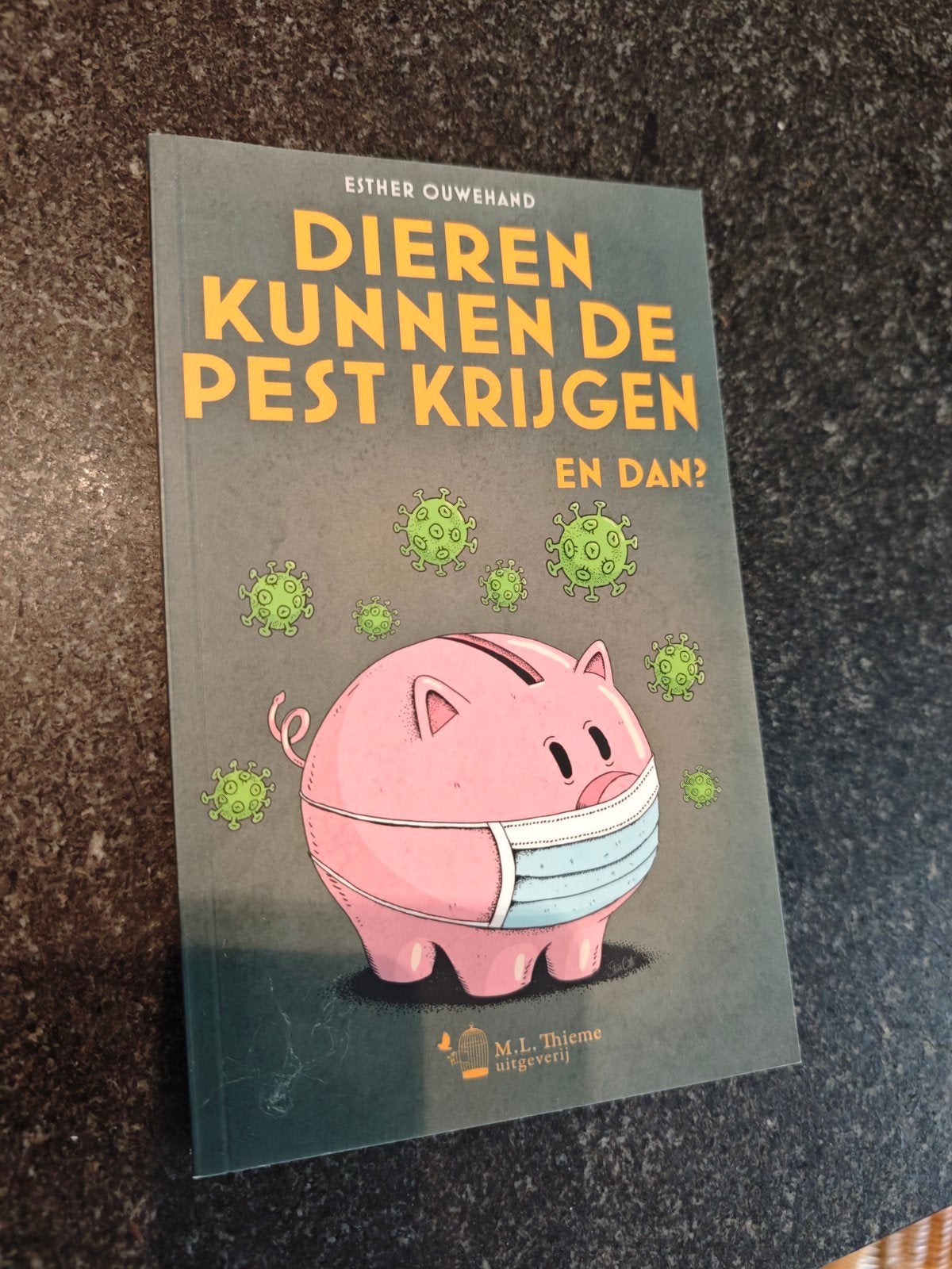 Dieren kunnen de pest krijgen en dan? - Esther Ouwehand, Ophalen of Verzenden, Zo goed als nieuw, Esther Ouwehand, Nederland