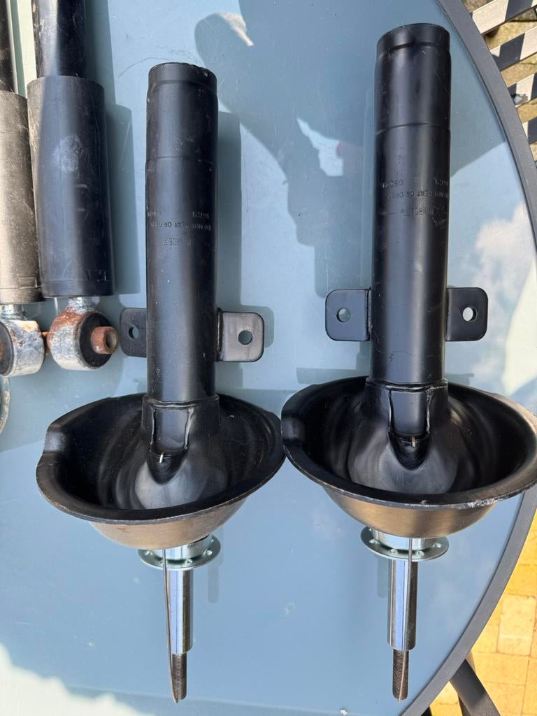 Ford Mondeo MK 2 schokbrekers voor en achter, Ophalen, Nieuw, Ford