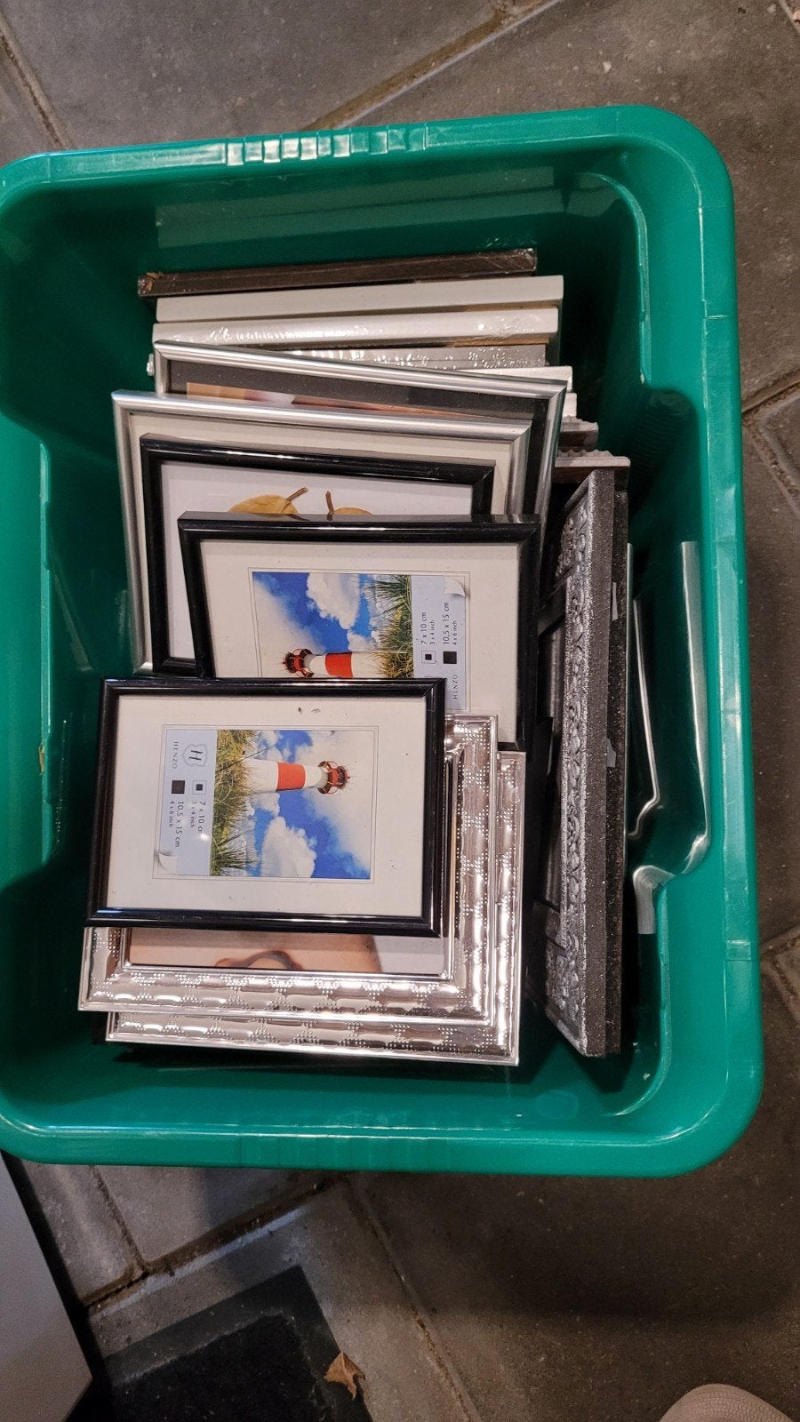 Bak vol fotolijsten, gebruikt en nieuw, Ophalen