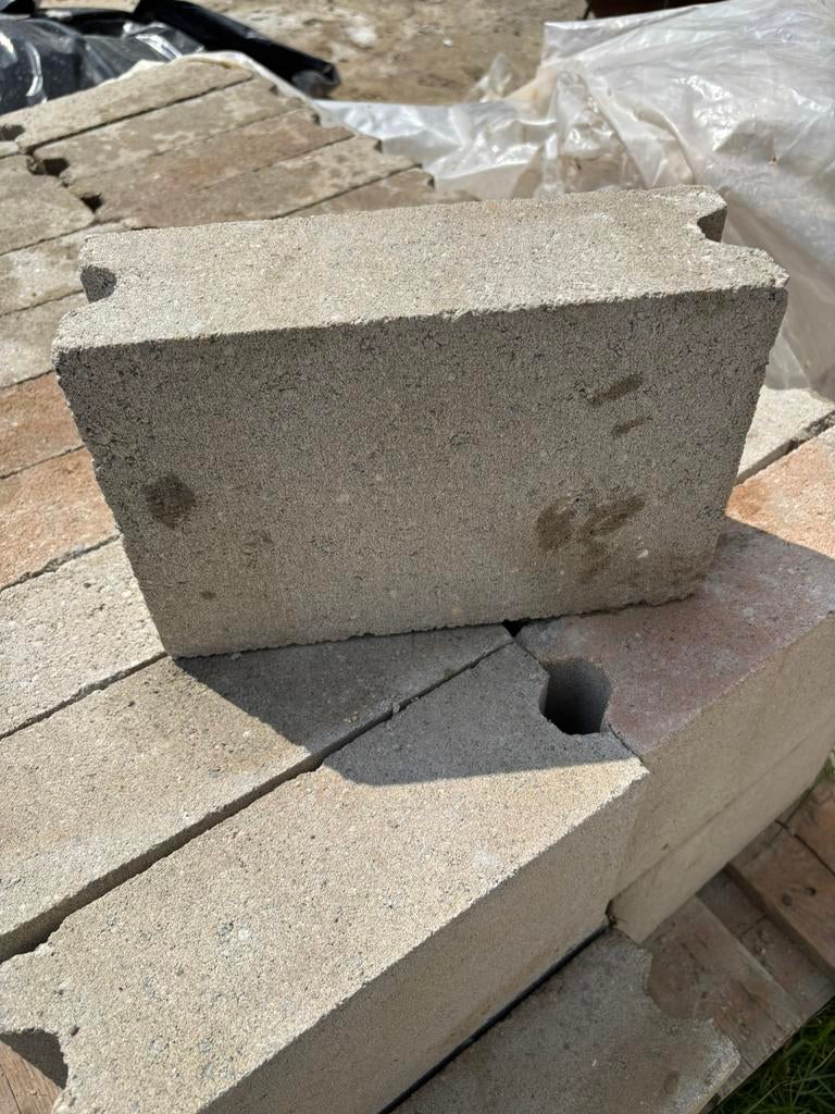 Betonblokken 290x100x190 – 98 stuks, Ophalen, Zo goed als nieuw, Bakstenen