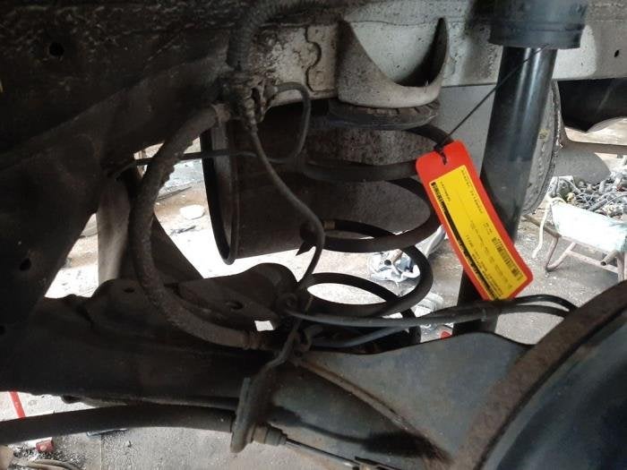 Schroefveer achter van een Chevrolet Aveo, Gebruikt, -, Ophalen of Verzenden, -
