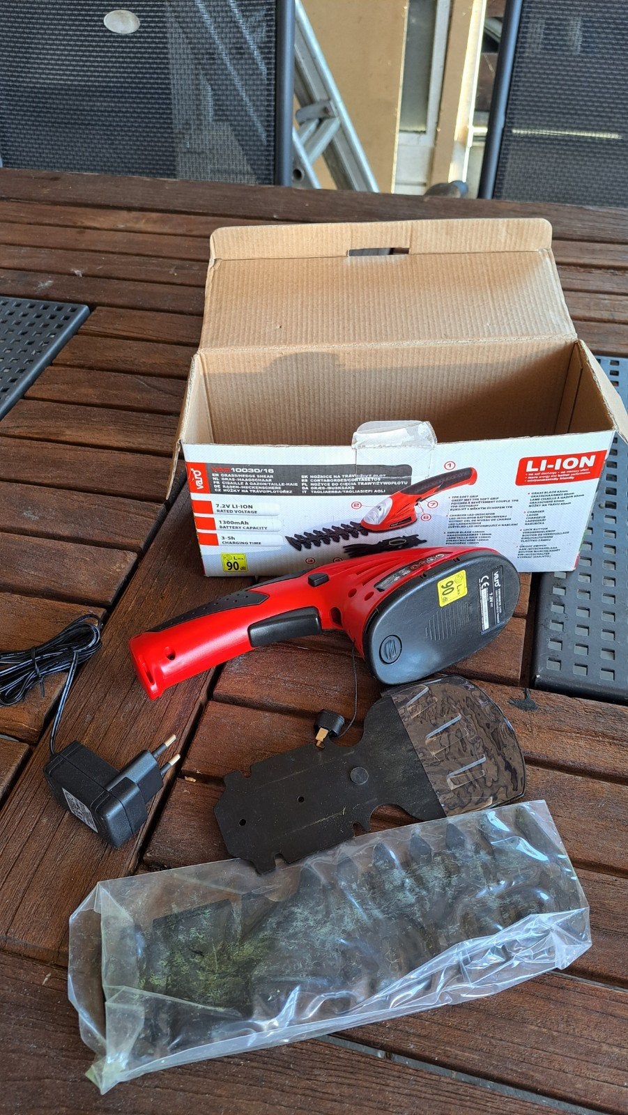 electrische kantenschaar met 2 in lengte verschillende  mess, Ophalen, Zo goed als nieuw