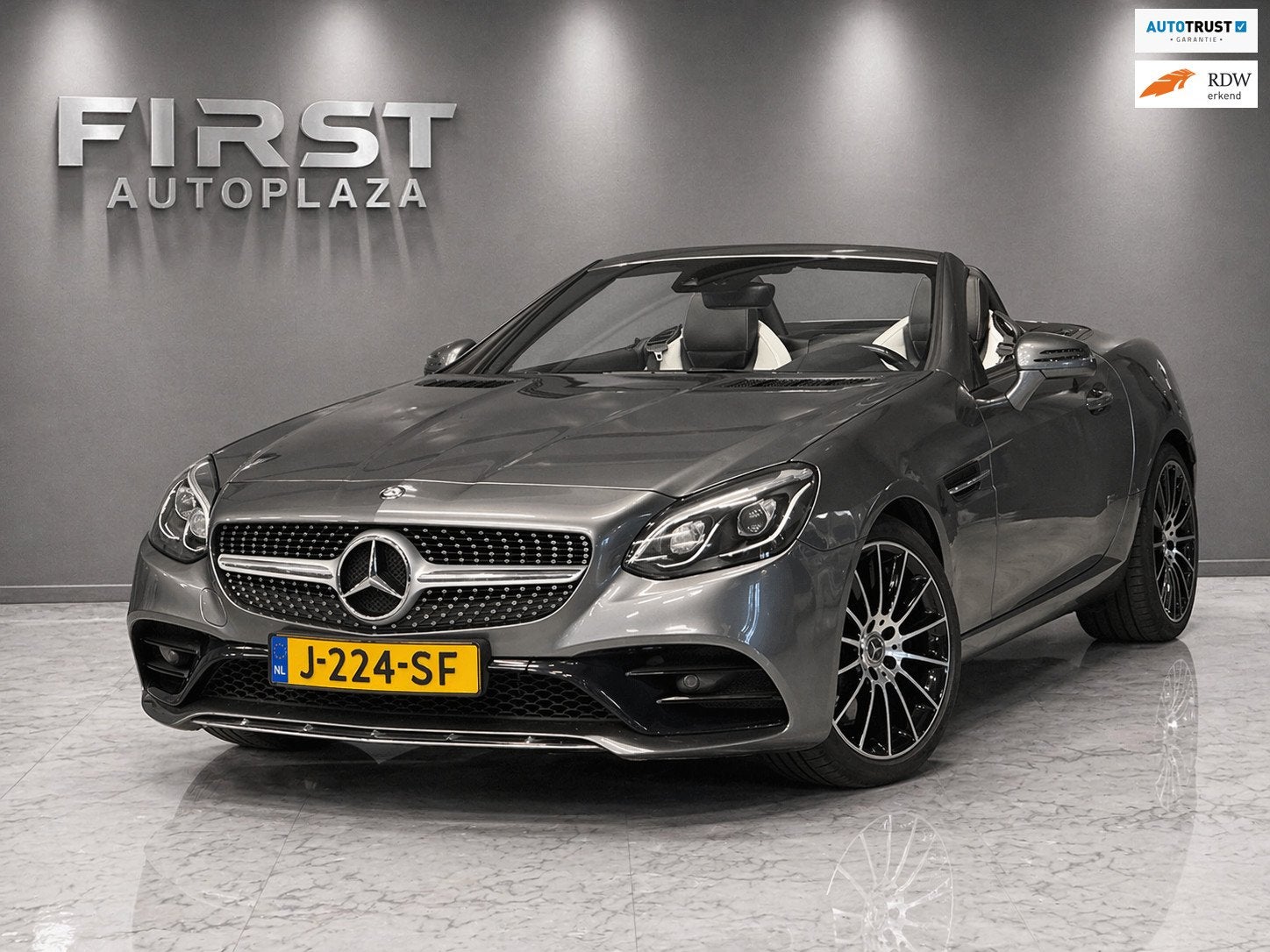 Mercedes-Benz SLC 200 RedArt Edition AMG AUTOMAAT LEDER/CAME, Auto's, Mercedes-Benz, Gebruikt, 4 cilinders, Leder, SLC