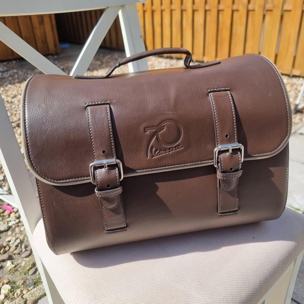 Vespa Primavera 70 jaar Bruine Leren Koffer/Tas, Ophalen of Verzenden, Zo goed als nieuw