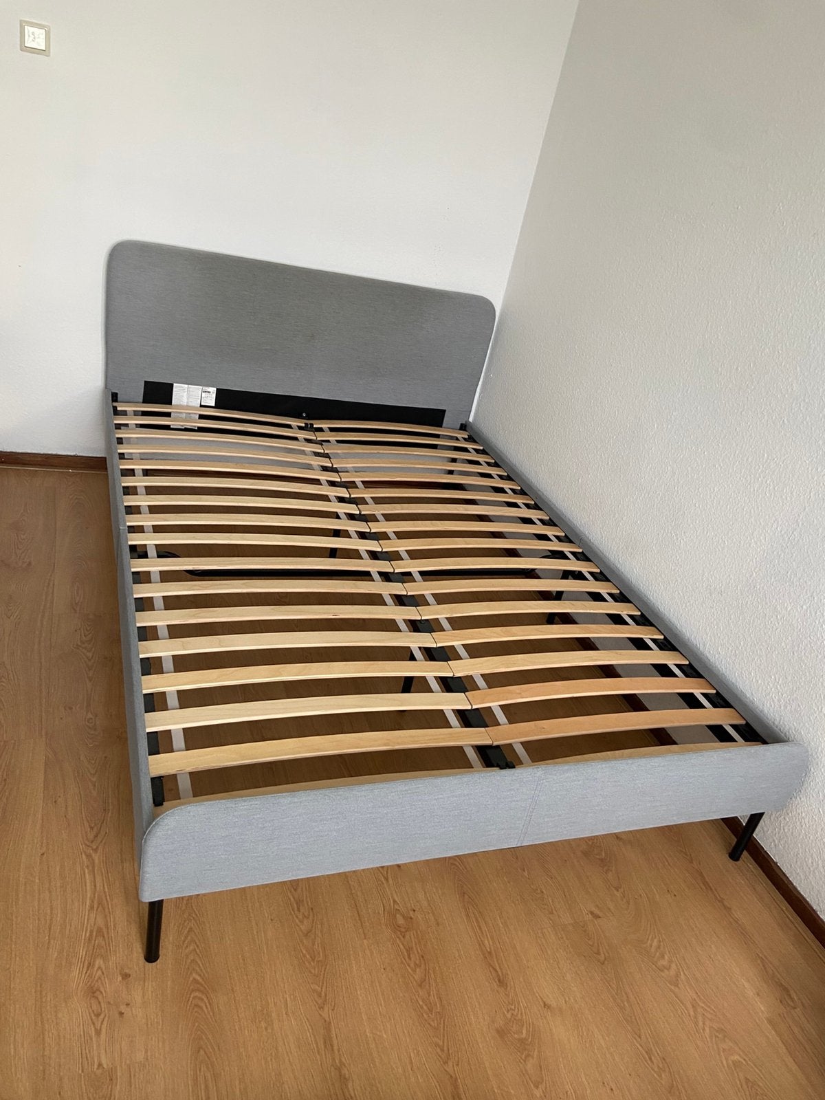 IKEA bedframe SLATTUM 140x200 cm, Ophalen, Gebruikt, Tweepersoons, 140 cm