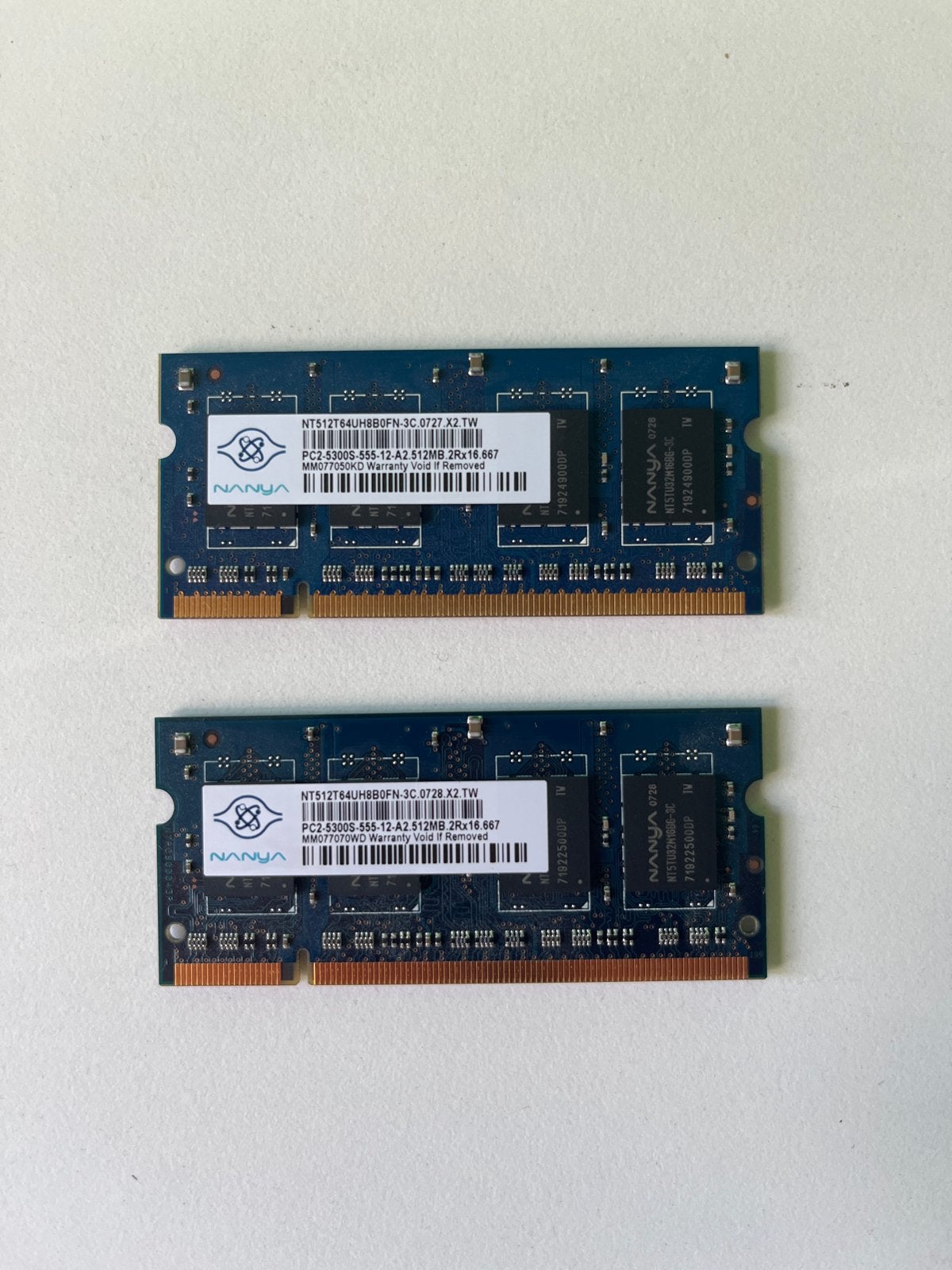 Nanya DDR2 RAM Geheugen 2x 512MB PC2-5300S Laptop, Computers en Software, Ophalen of Verzenden, DDR2, Laptop, Gebruikt