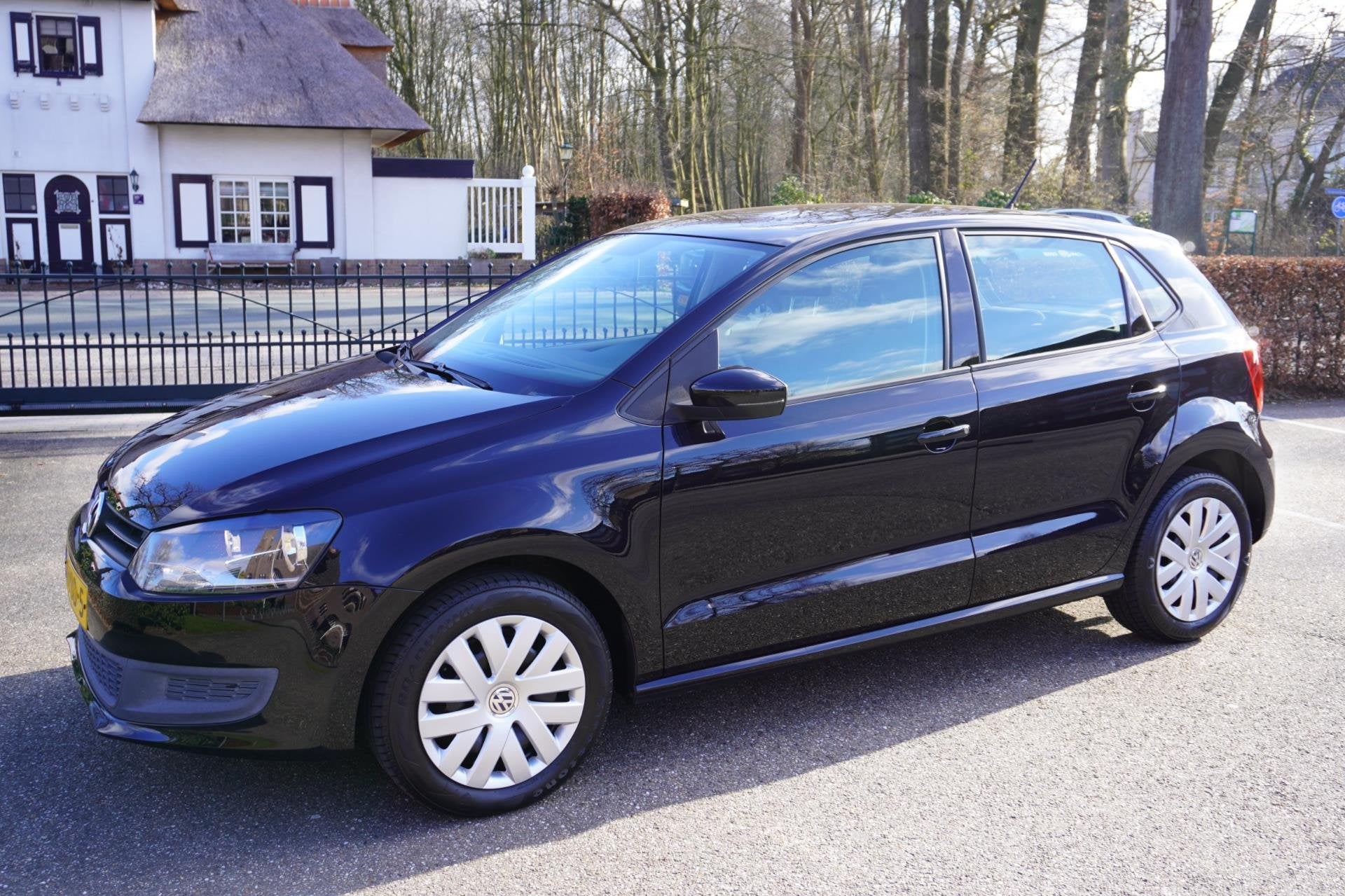 Volkswagen Polo 1.4-16V Comfortline 5 Drs Aico Cruise Dealer, Voorwielaandrijving, 86 pk, 4 cilinders, Zwart