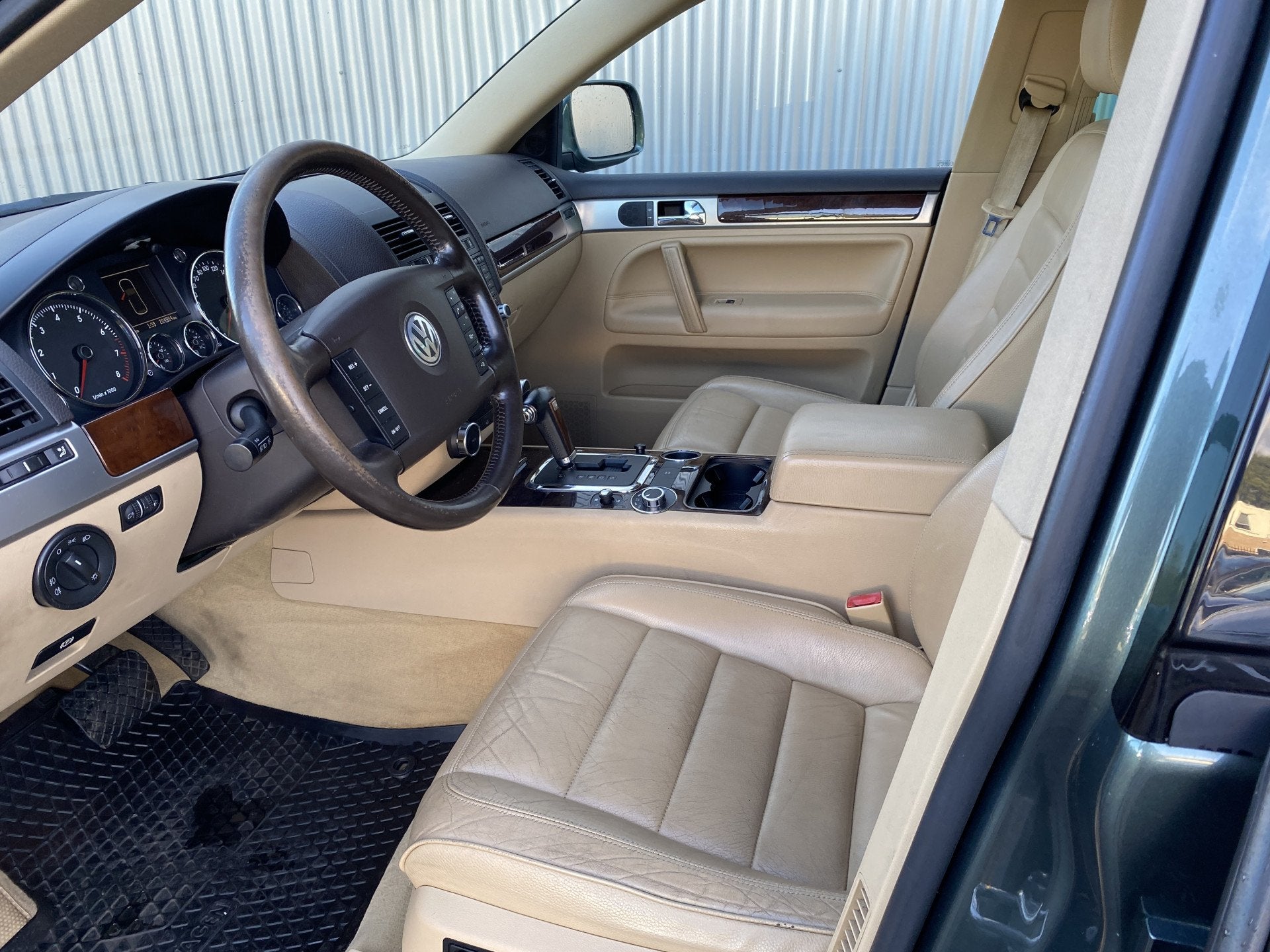 Volkswagen Touareg 3.2 V6 AUTOMAAT, Leer, Clima, CC, Navi, P, Automaat, Gebruikt, Beige, 3189 cc