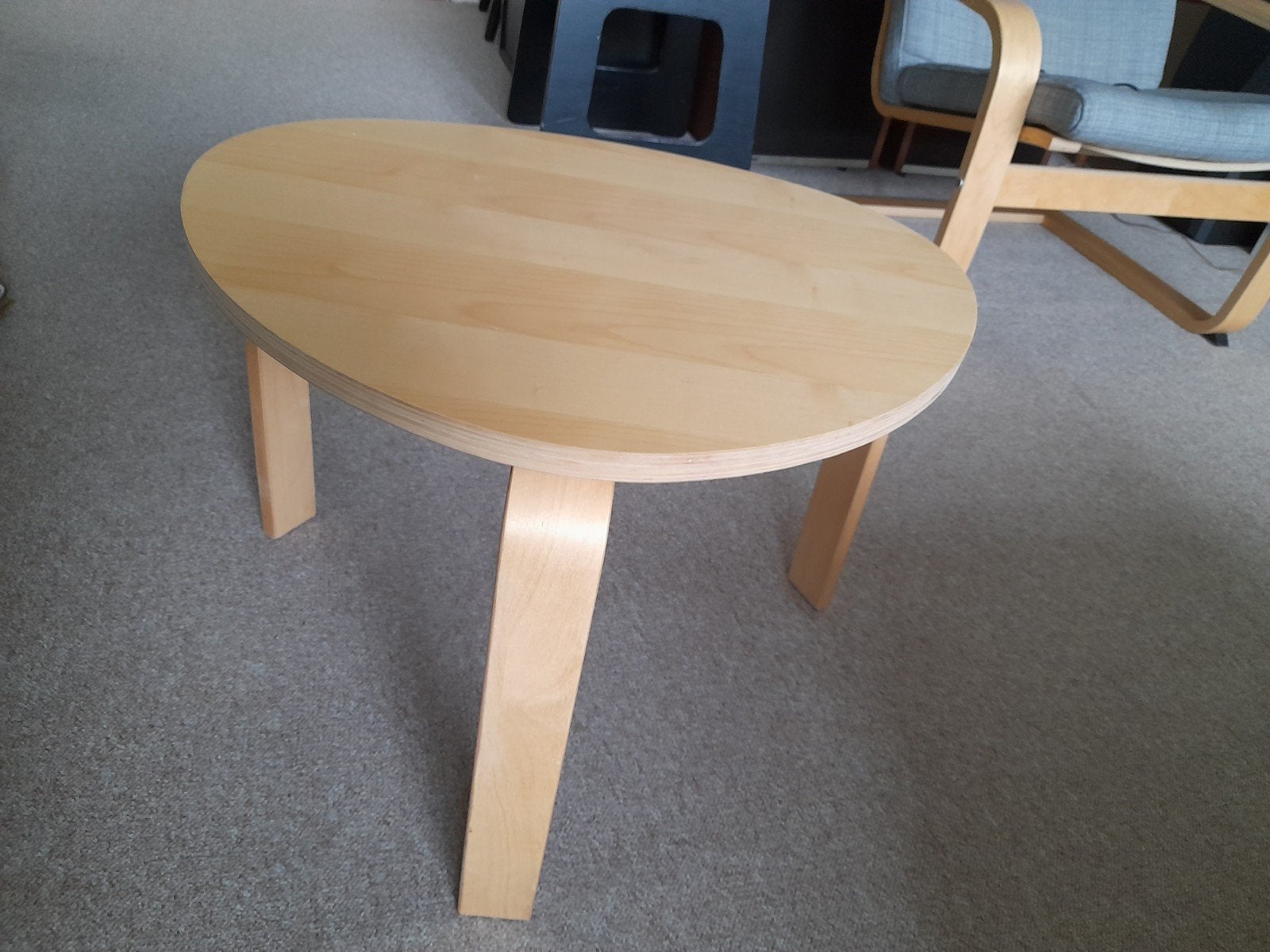 Tafeltje plywood Svalsta Ikea  - zeer nette staat, Huis en Inrichting, Ophalen, 50 tot 100 cm, Zo goed als nieuw, Overige vormen