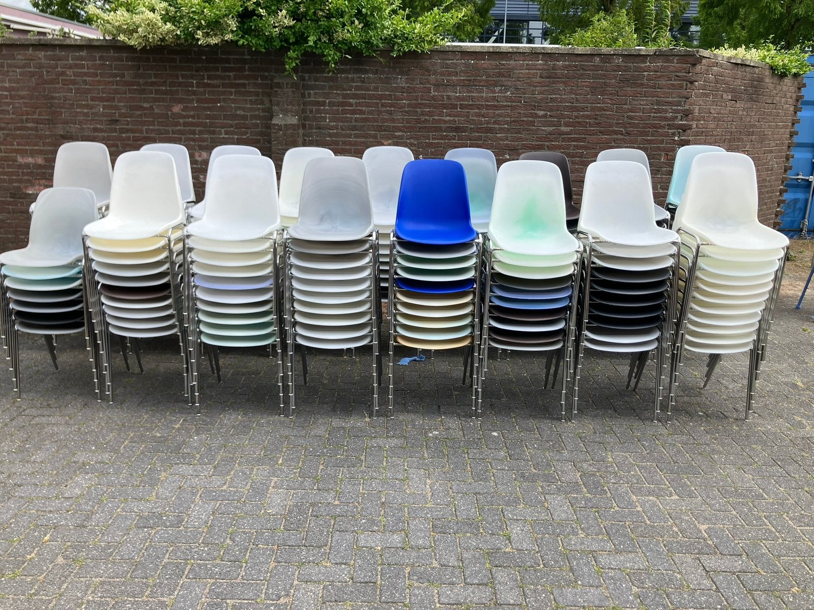 Stapelstoelen nieuwe kantinestoelen kuipstoelen keetstoelen, Ophalen, Nieuw, Kunststof, Vijf, Zes of meer stoelen