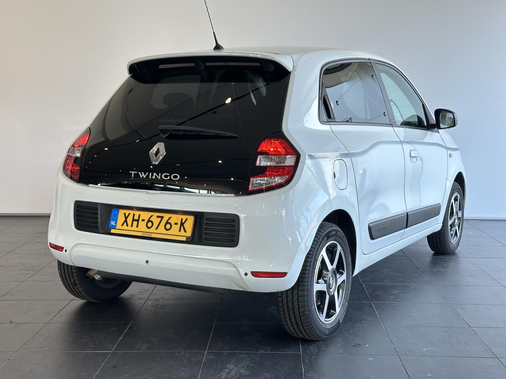 Renault Twingo 1.0 SCe Limited DEALERONDERHOUDEN | PARKEERSE, 12 maanden, Gebruikt, 4 stoelen, Wit