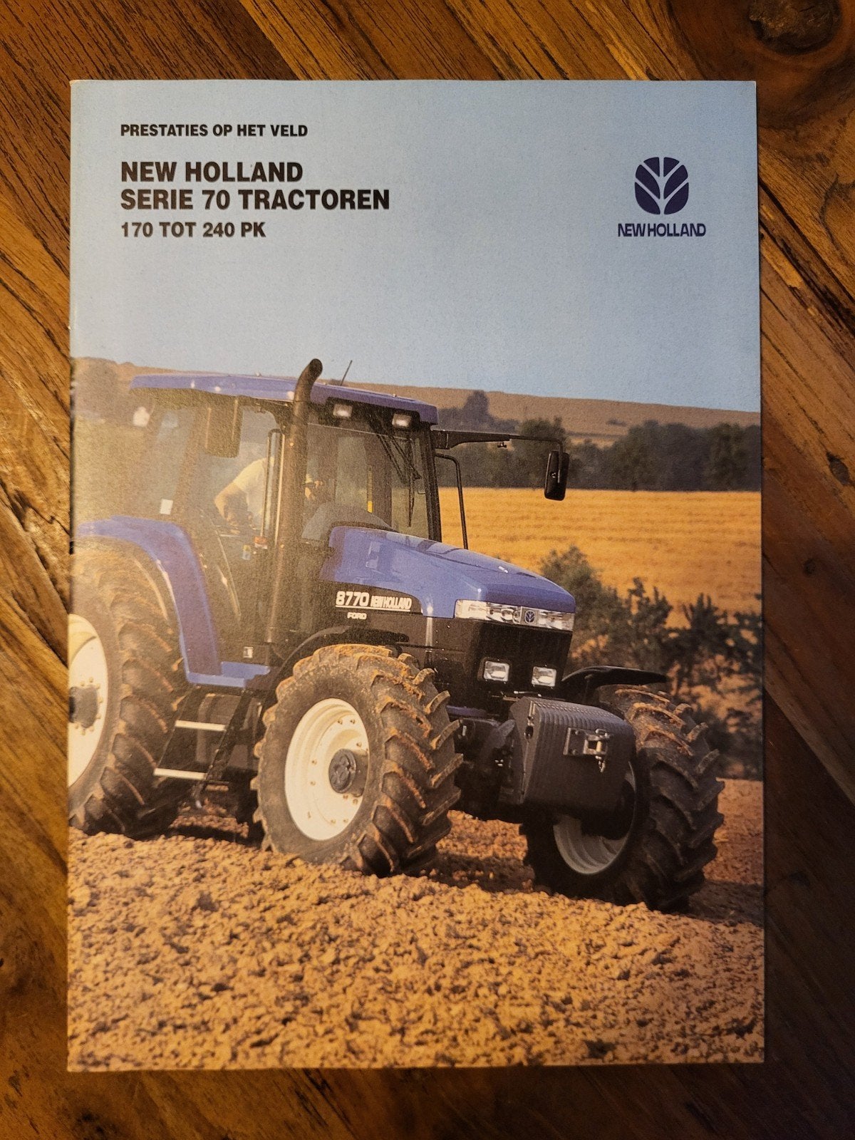 tractor folder New Holland serie 70 tractoren, Boeken, Catalogussen en Folders, Ophalen of Verzenden, Zo goed als nieuw